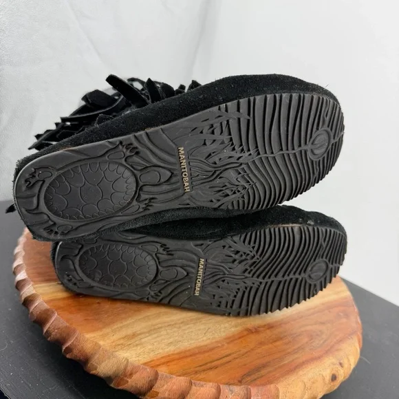 MANITOBAH Fringe Black Suede Women's Boots
moccasin dancer 9” sz 8 - Picture 5 of 7